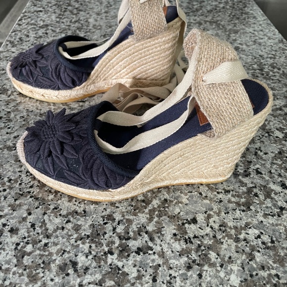 Tory Burch, wedge sandals - Picture 7 of 9